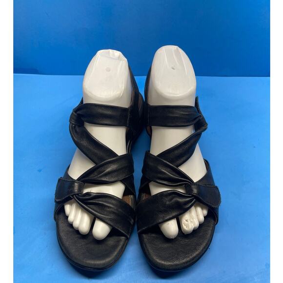 Clarks Artisan Sandals Womens 8 M Strappy Black Leather Hook & Loop - Picture 2 of 12